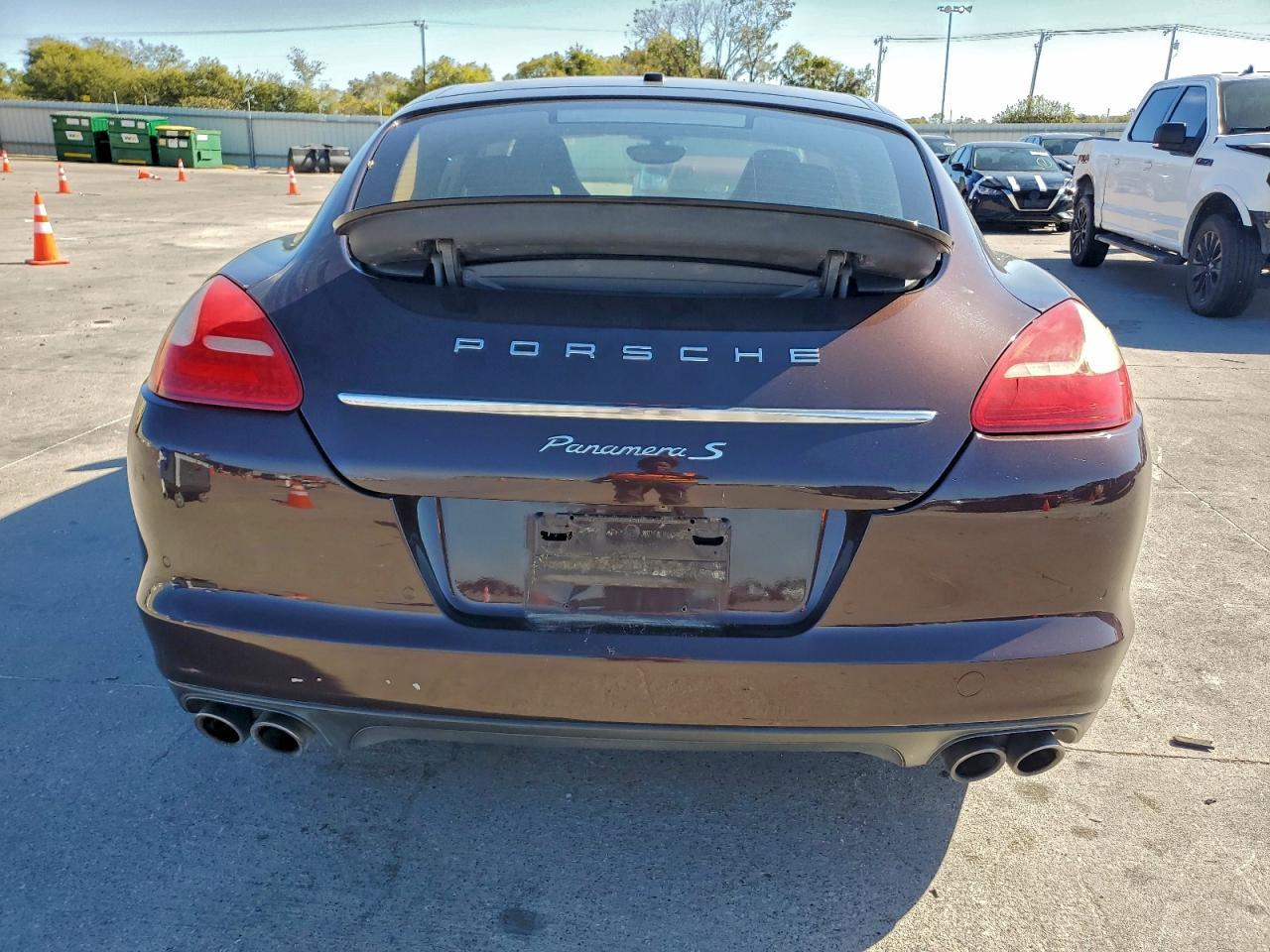 2013 PORSCHE Panamera