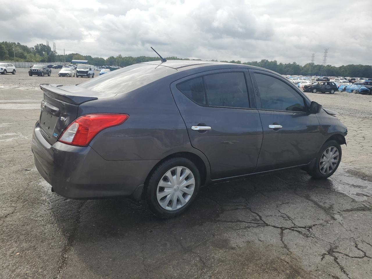 2015 NISSAN VERSA