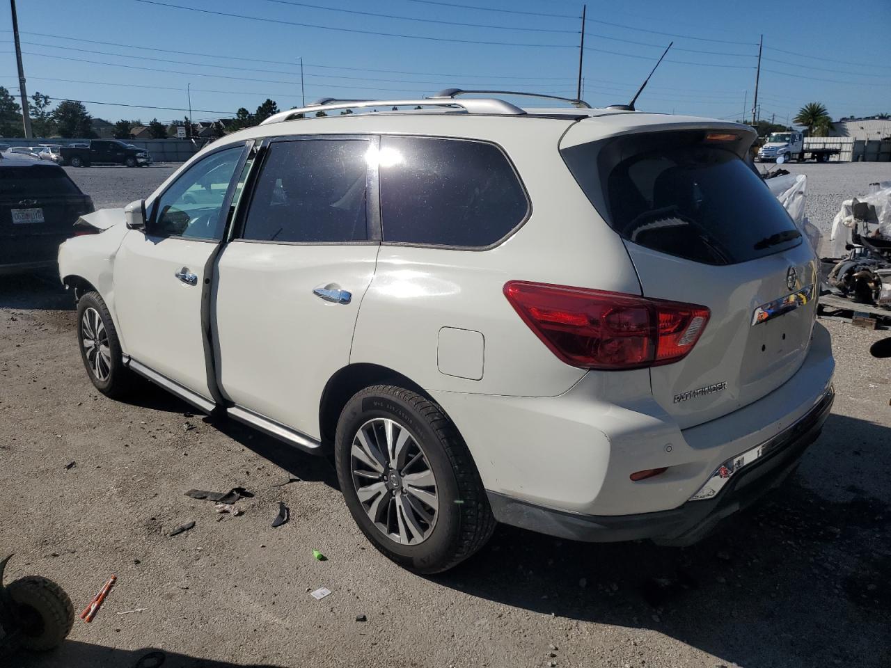2017 NISSAN PATHFINDER