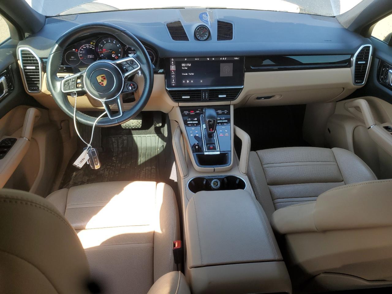 2021 PORSCHE CAYENNE