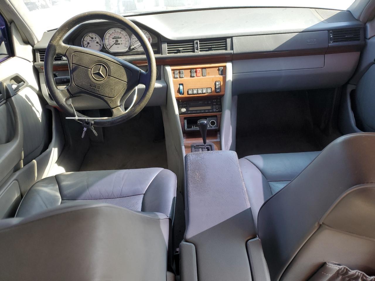 1995 MERCEDES-BENZ E-Class