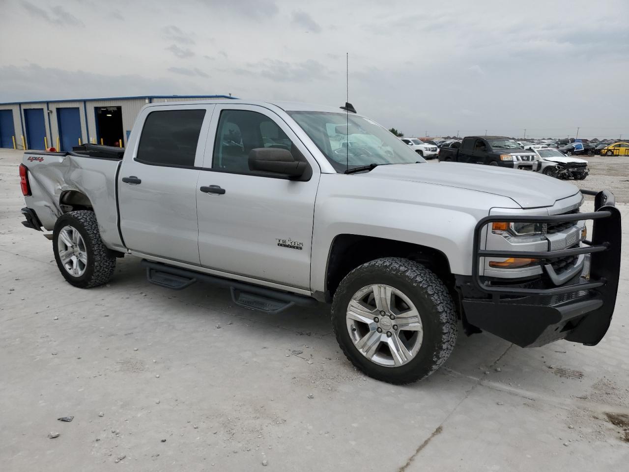 2018 CHEVROLET Silverado