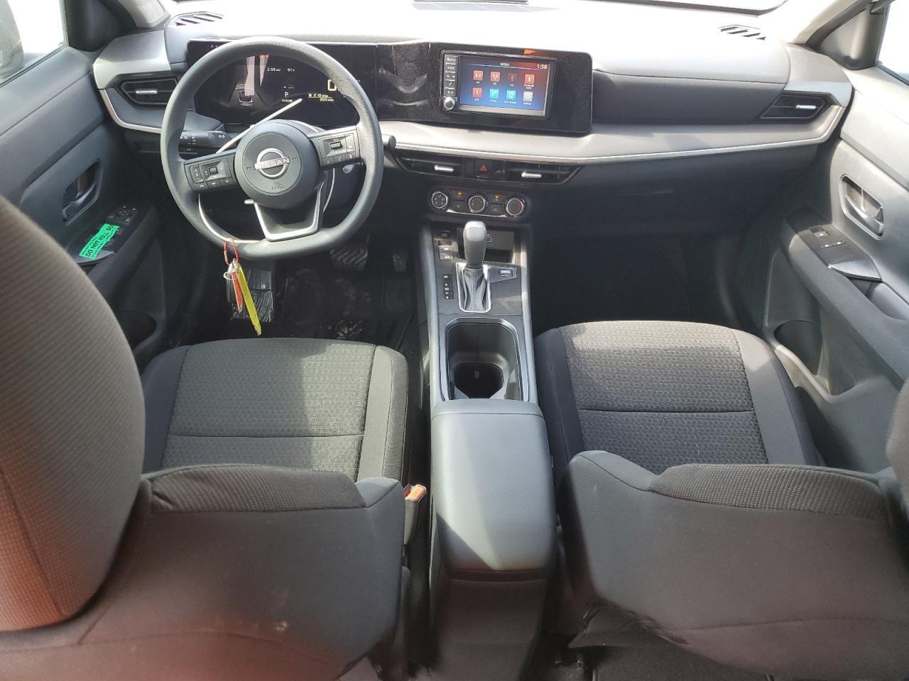 2025 NISSAN KICKS