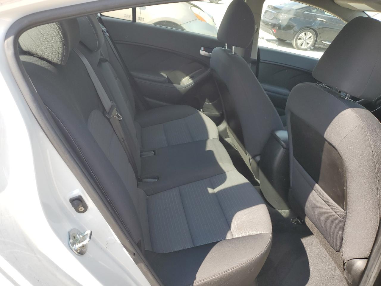 2017 KIA FORTE
