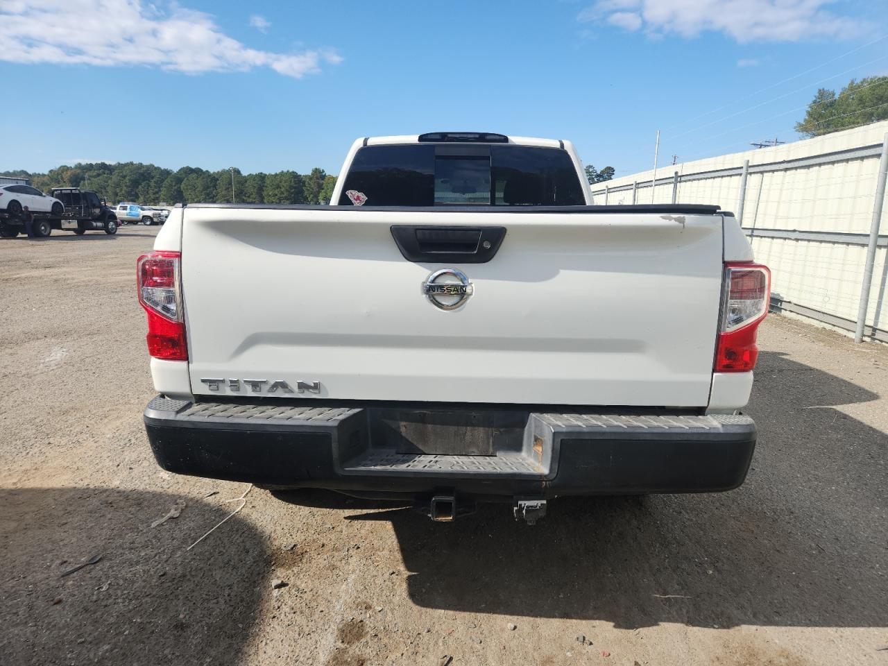 2017 NISSAN Titan