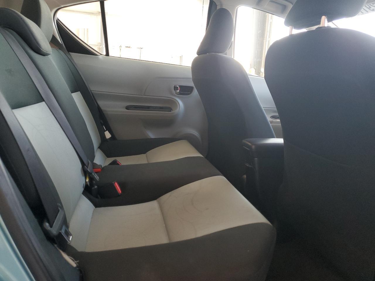 2014 TOYOTA Prius c