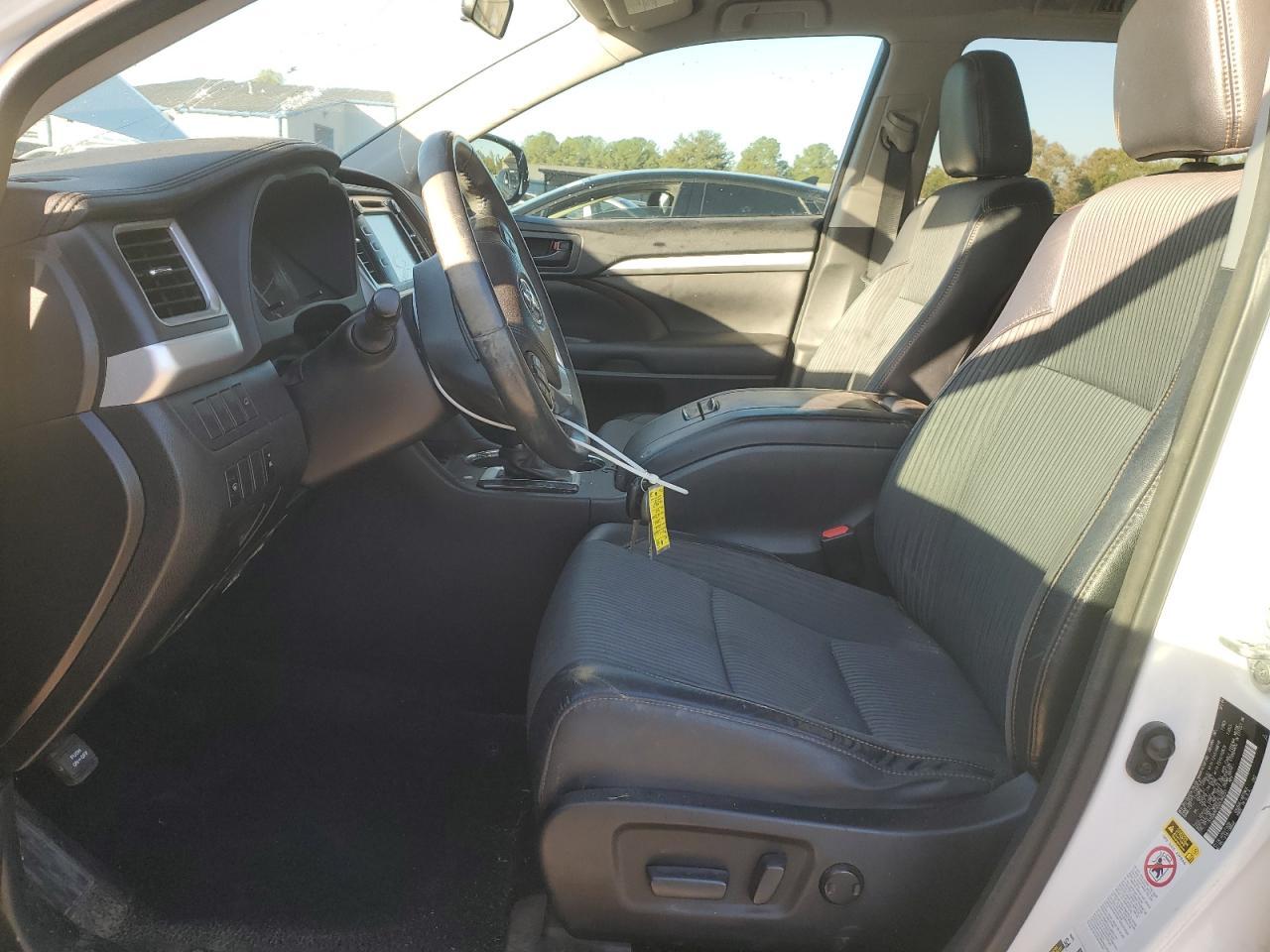 2016 TOYOTA HIGHLANDER