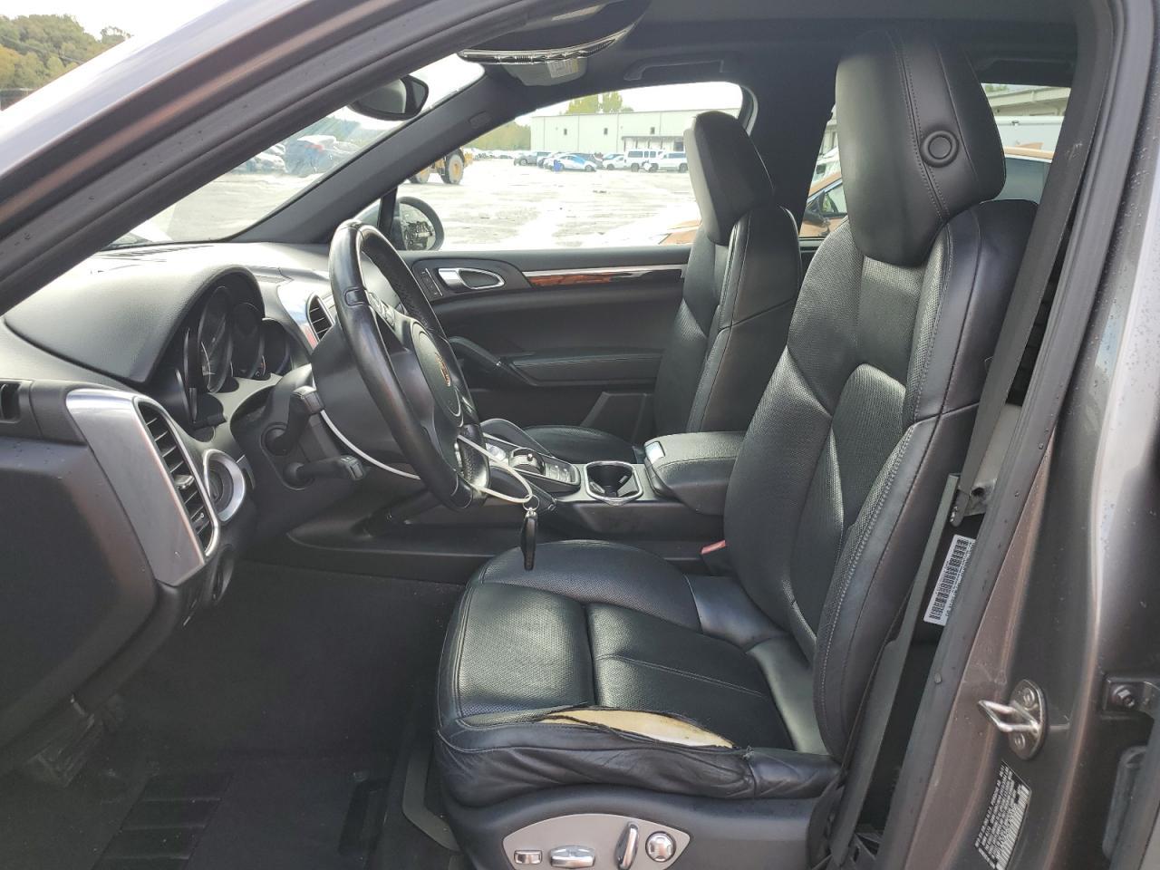 2012 PORSCHE CAYENNE