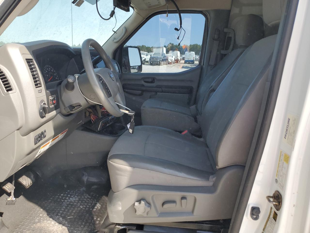 2016 NISSAN NV 2500