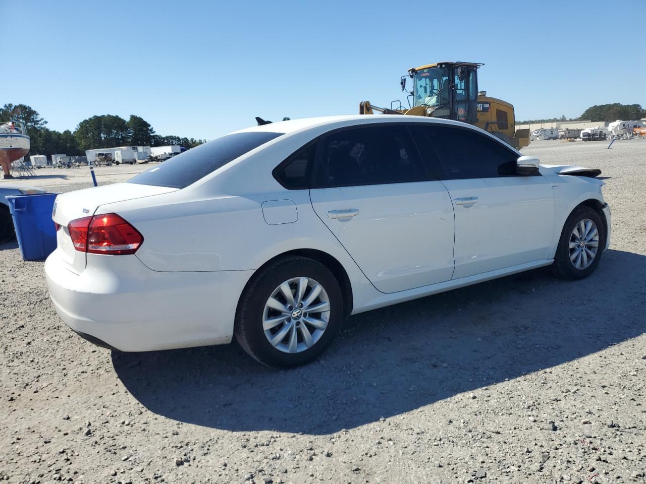 2014 VOLKSWAGEN Passat