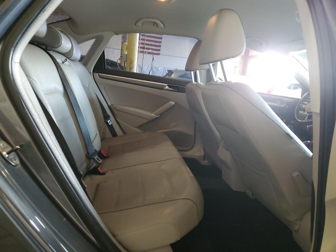 2018 VOLKSWAGEN Passat