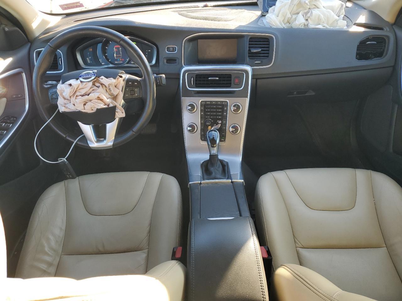 2017 VOLVO S60