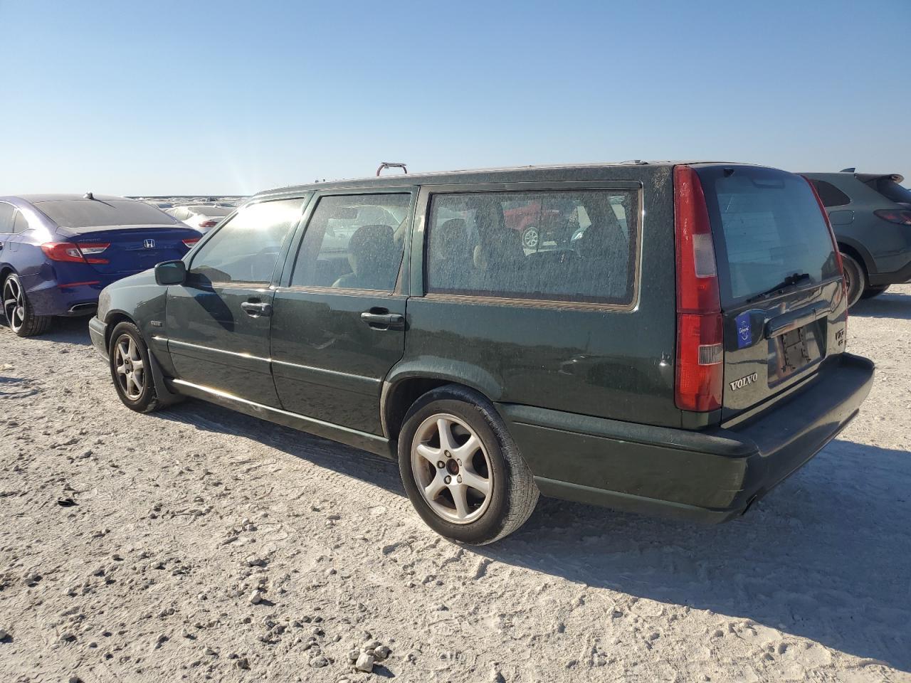1998 VOLVO V70