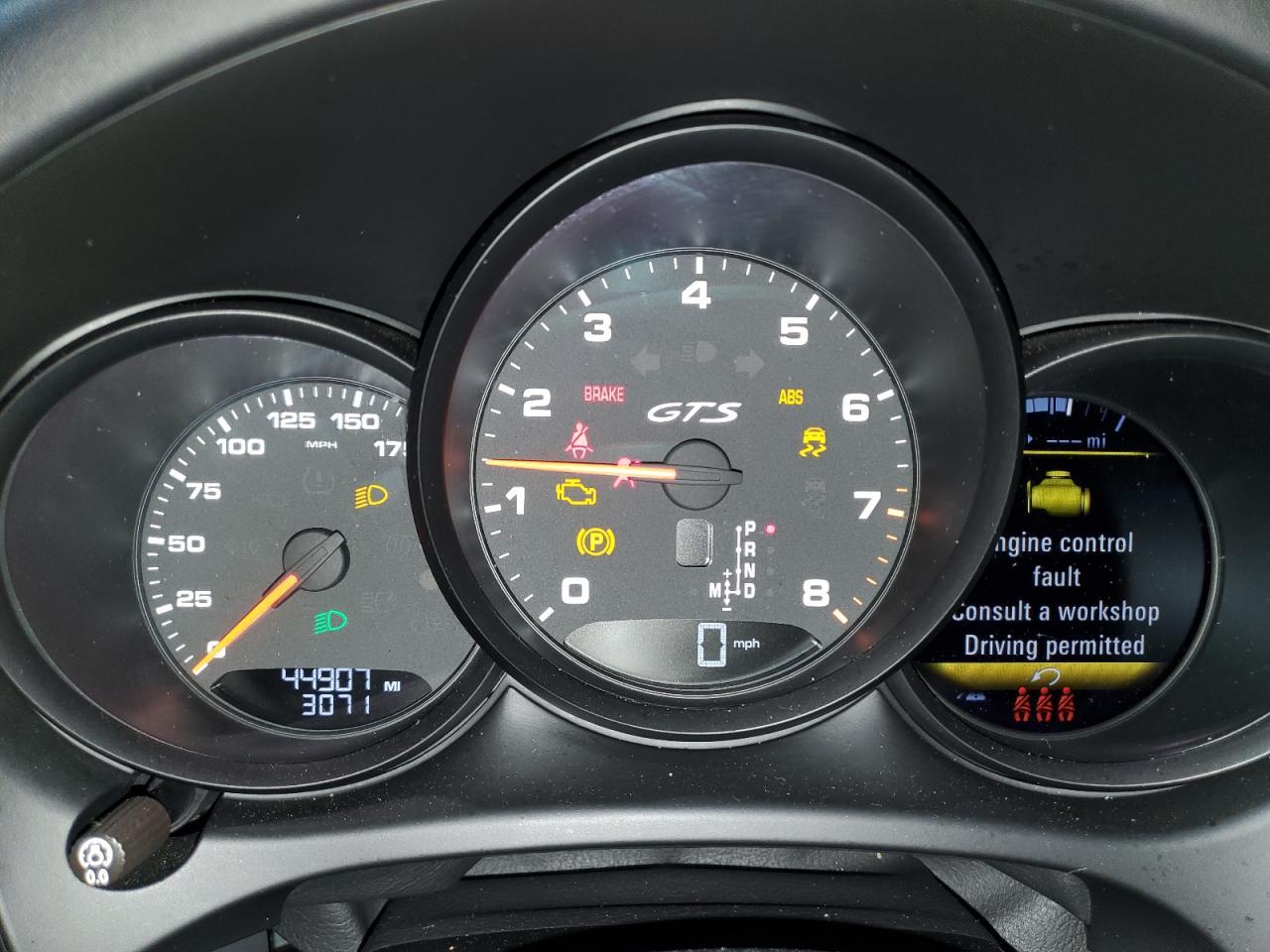 2020 PORSCHE Macan