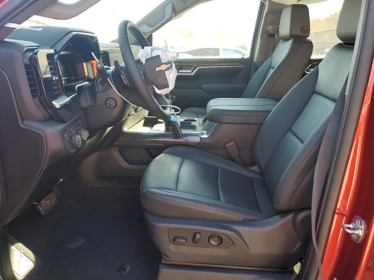 2025 CHEVROLET Silverado