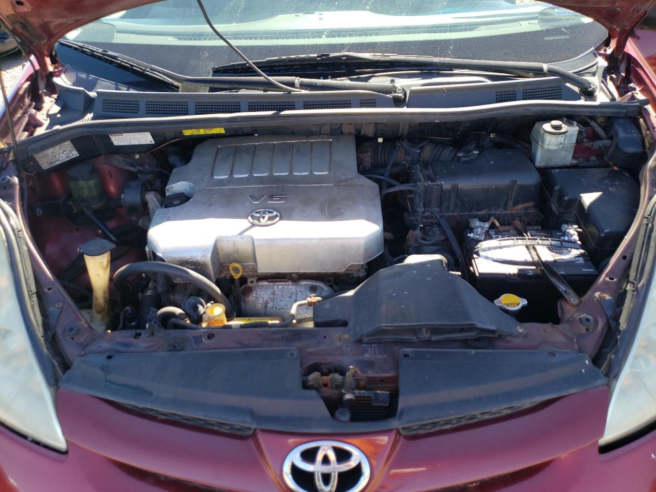 2009 TOYOTA SIENNA