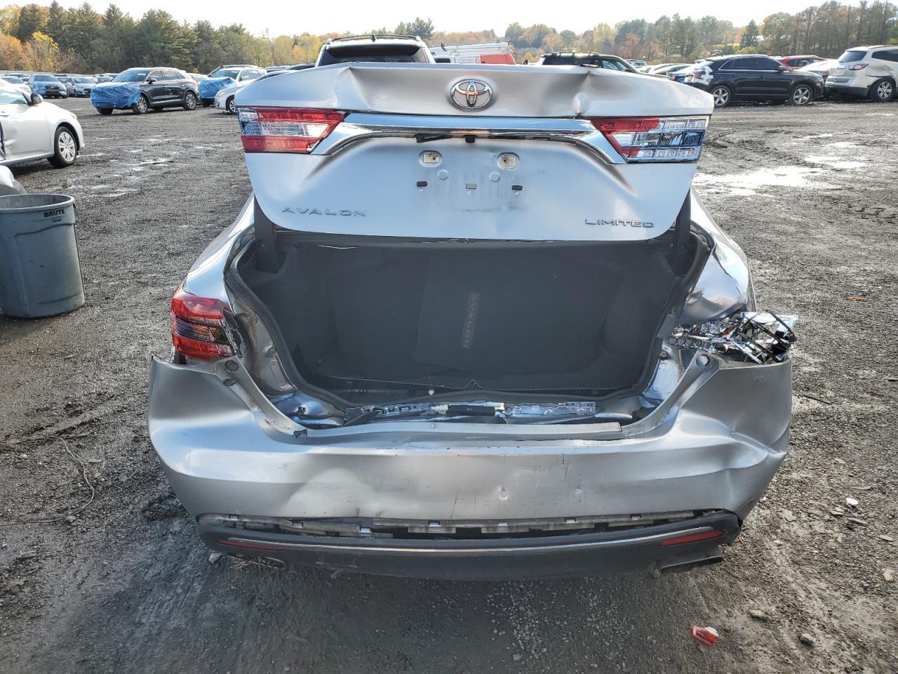 2016 TOYOTA Avalon