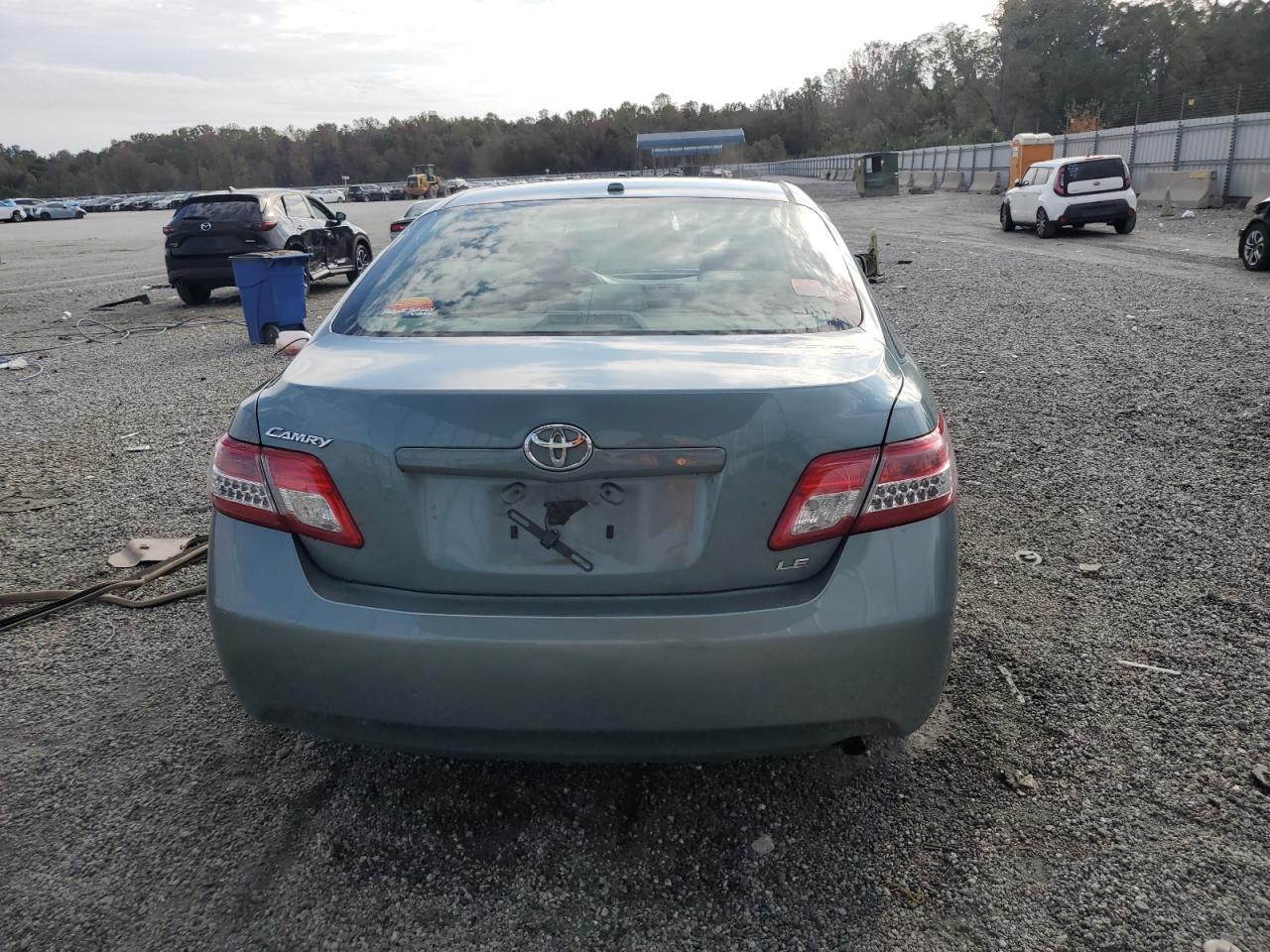 2011 TOYOTA CAMRY