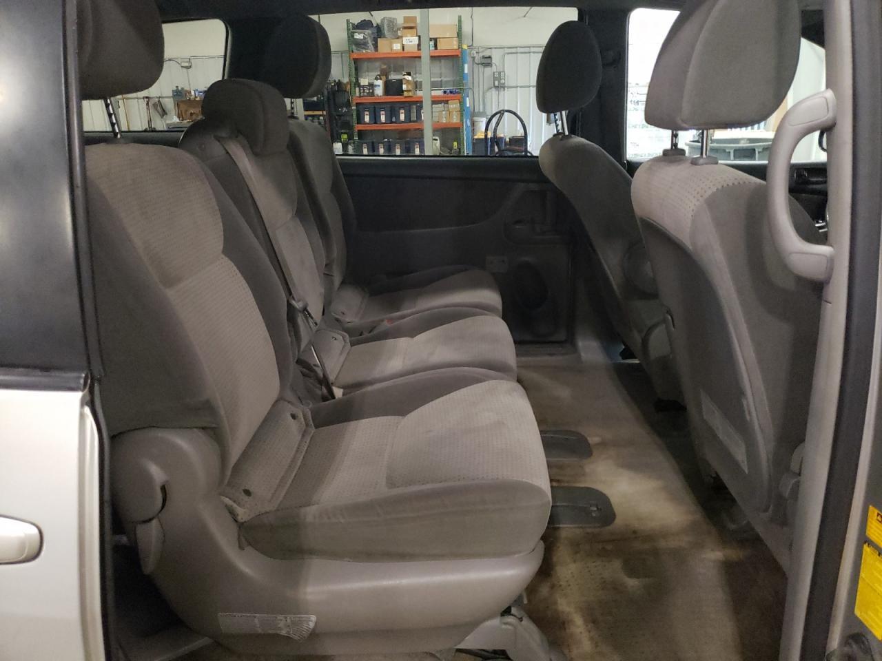 2009 TOYOTA SIENNA