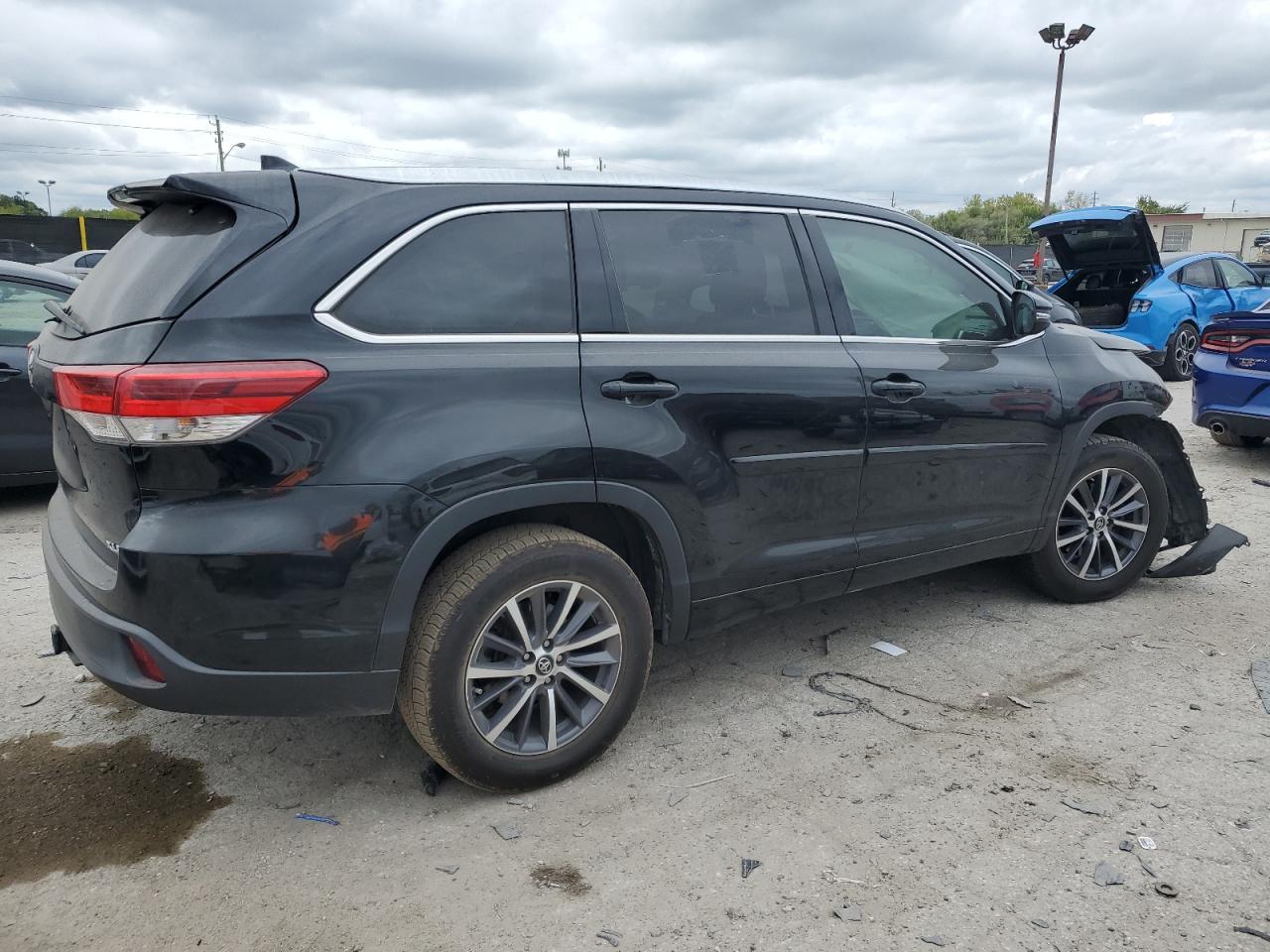 2018 TOYOTA HIGHLANDER