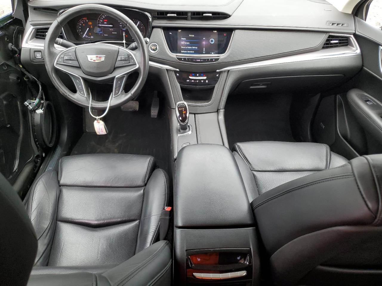 2017 CADILLAC XT5