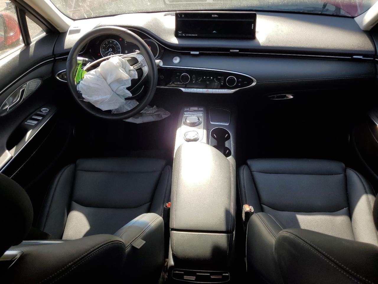 2025 GENESIS GV70