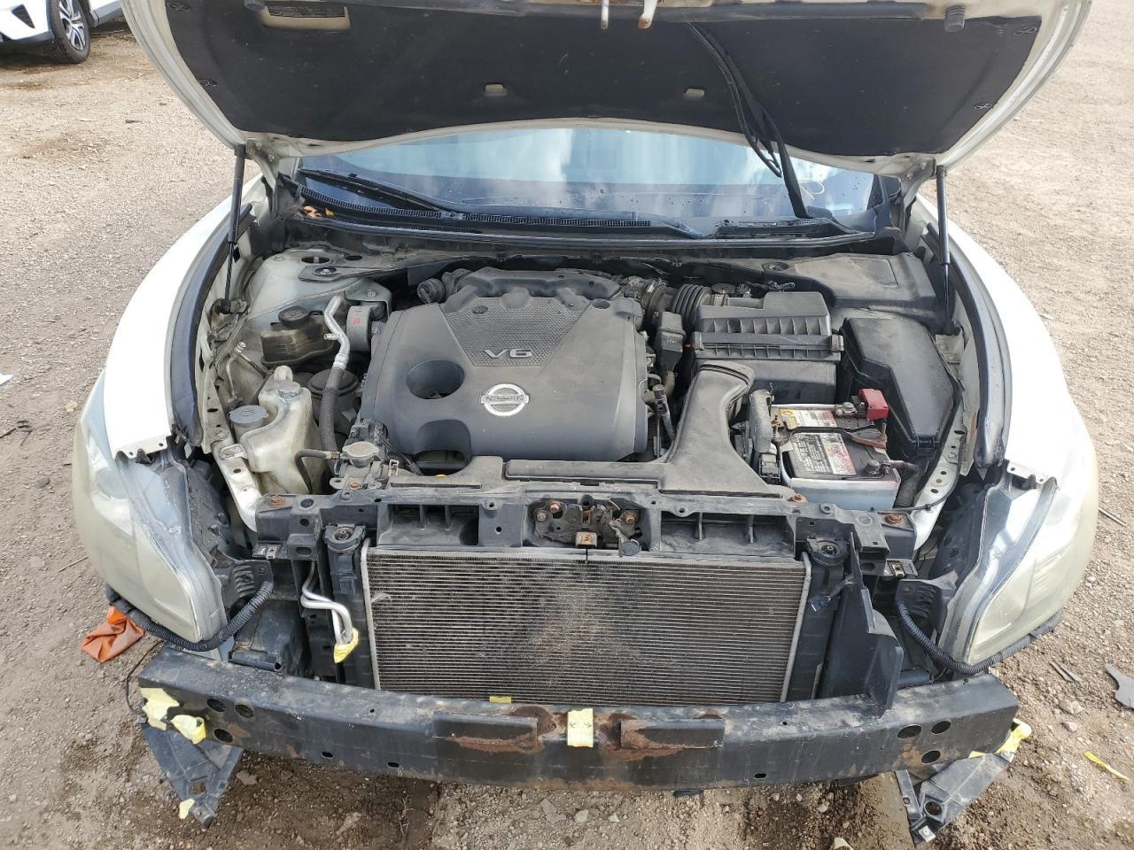 2011 NISSAN Maxima