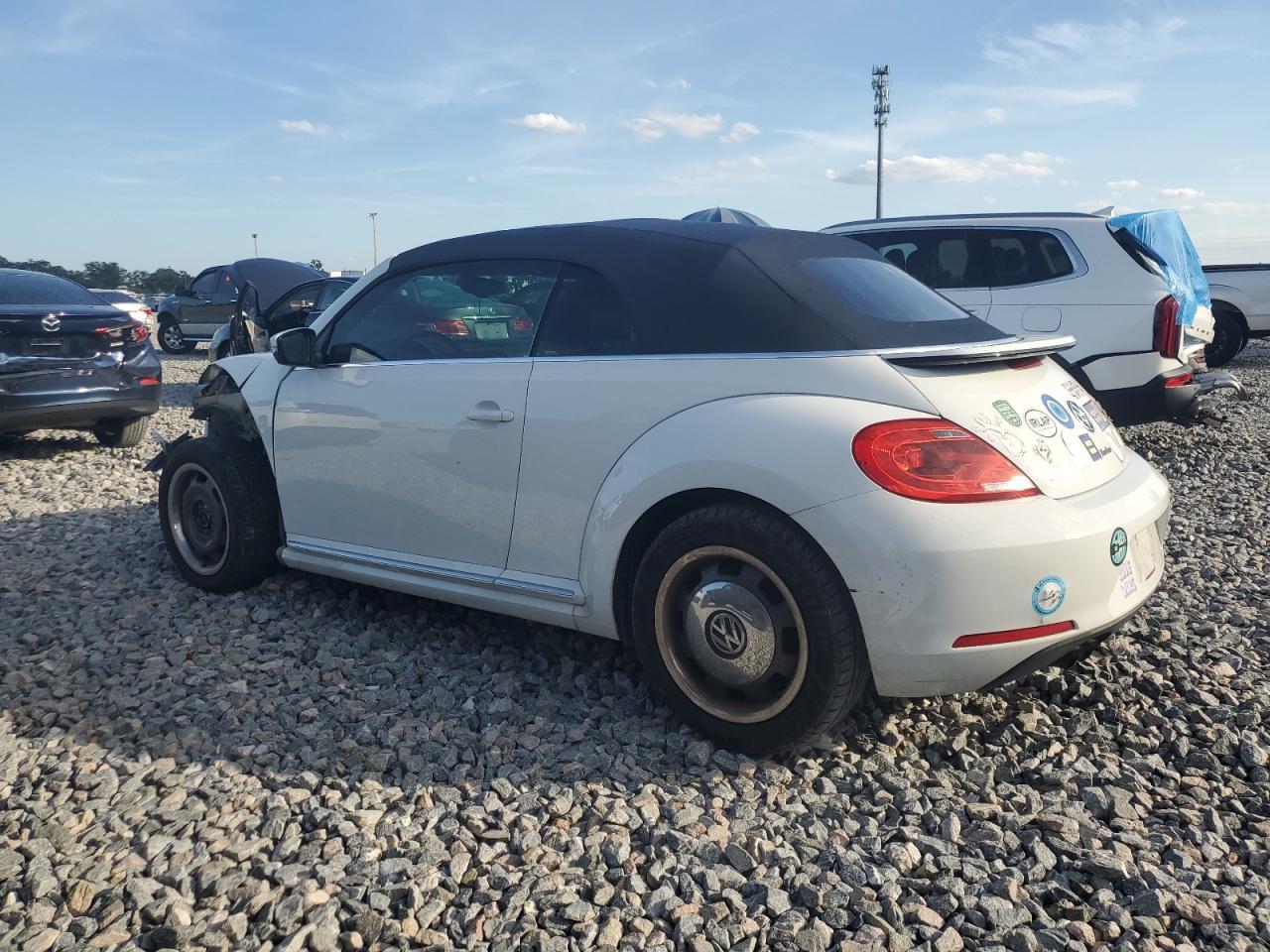 2016 VOLKSWAGEN Beetle