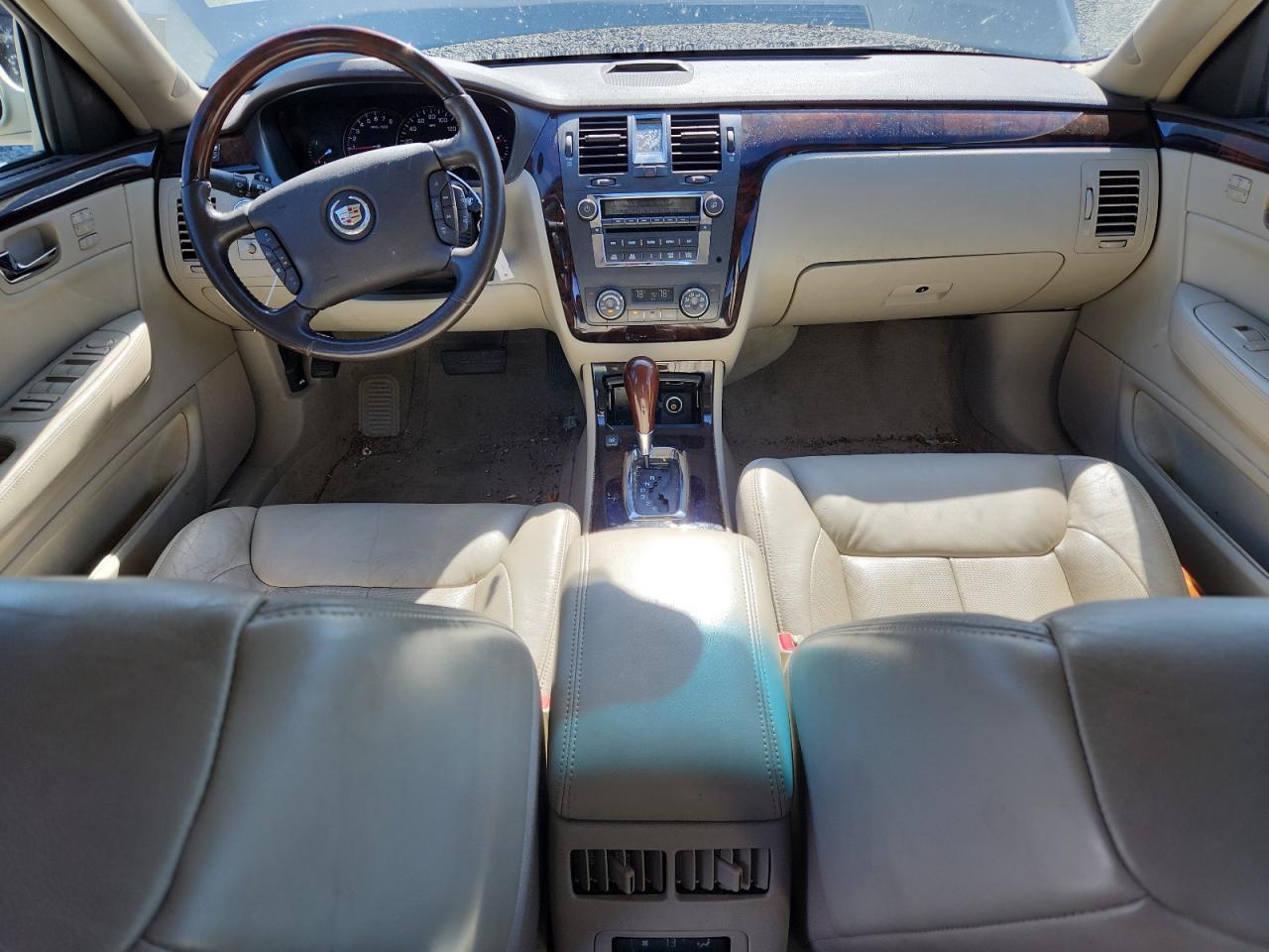 2010 CADILLAC DTS