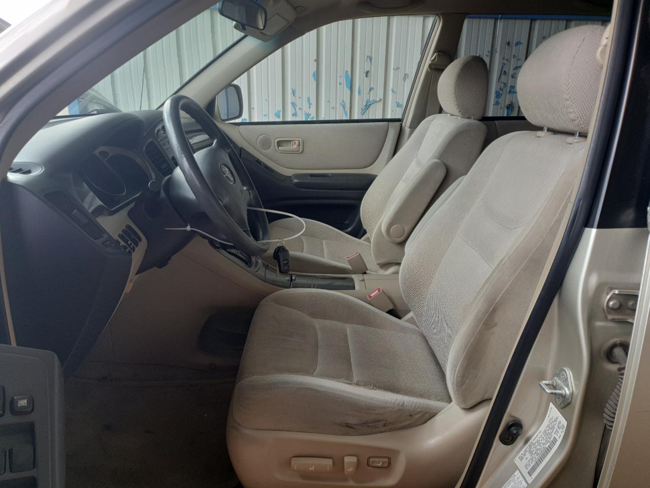 2002 TOYOTA HIGHLANDER