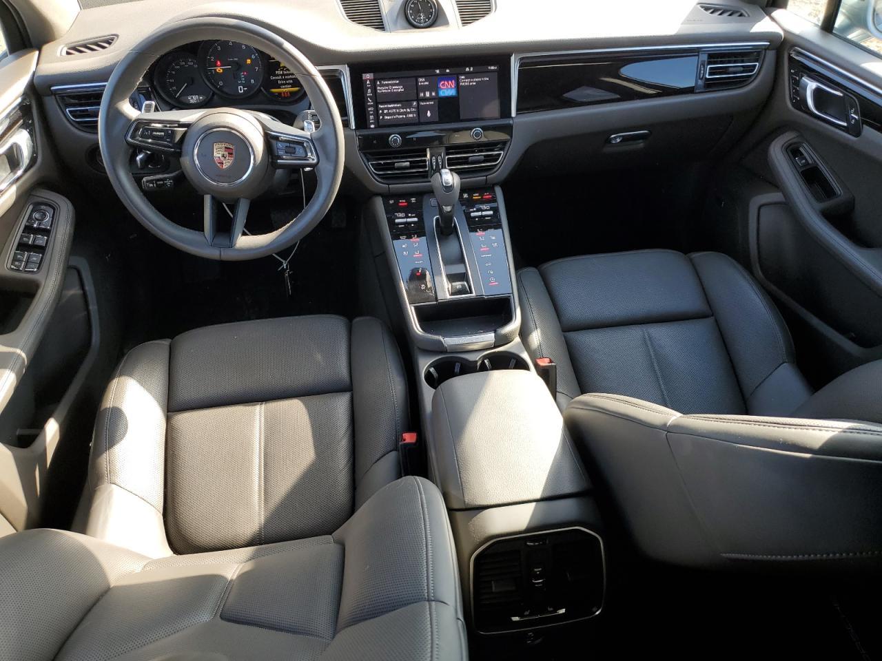 2024 PORSCHE Macan