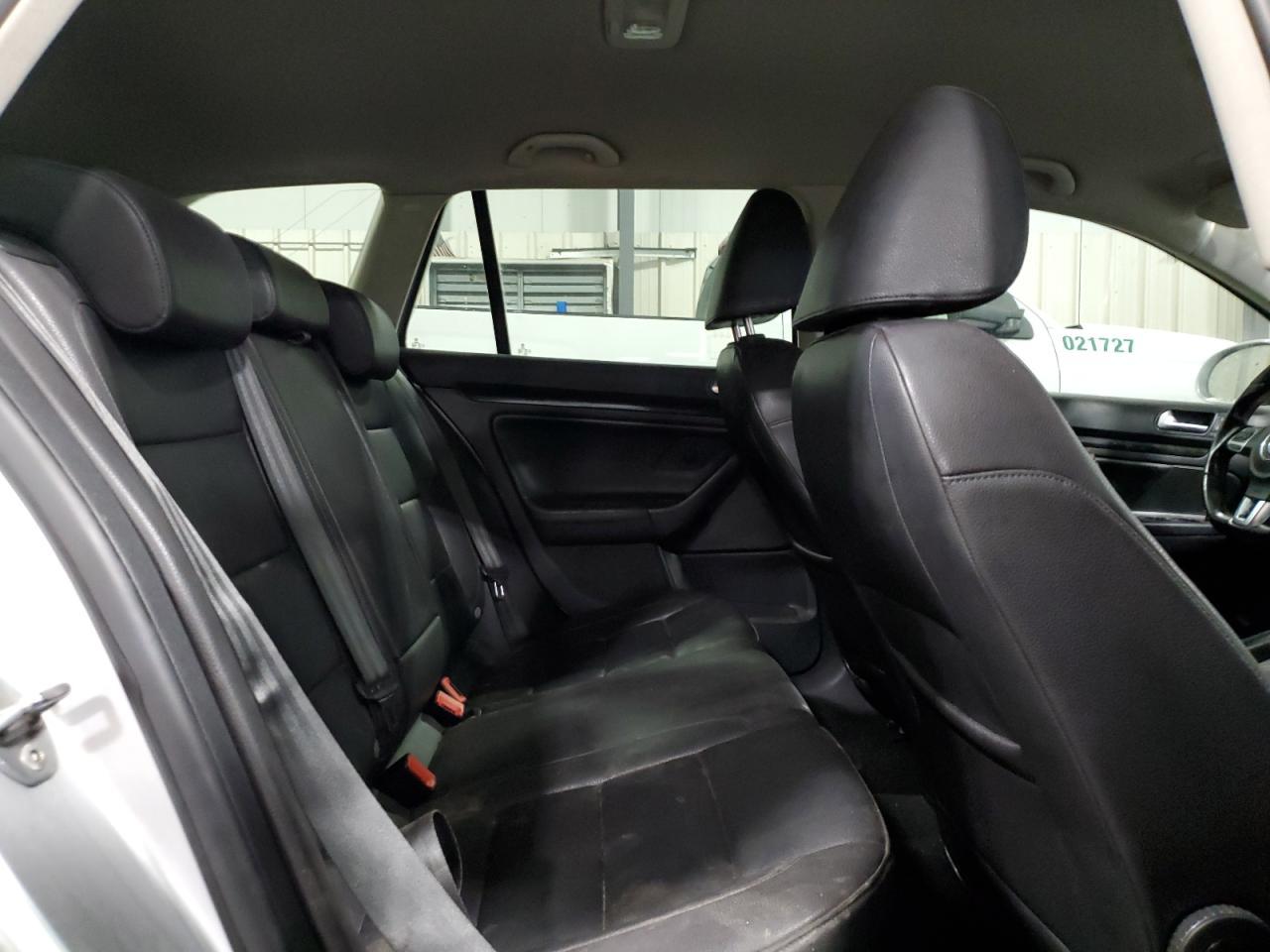 2010 VOLKSWAGEN JETTA