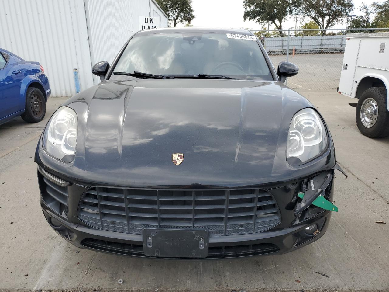 2017 PORSCHE Macan