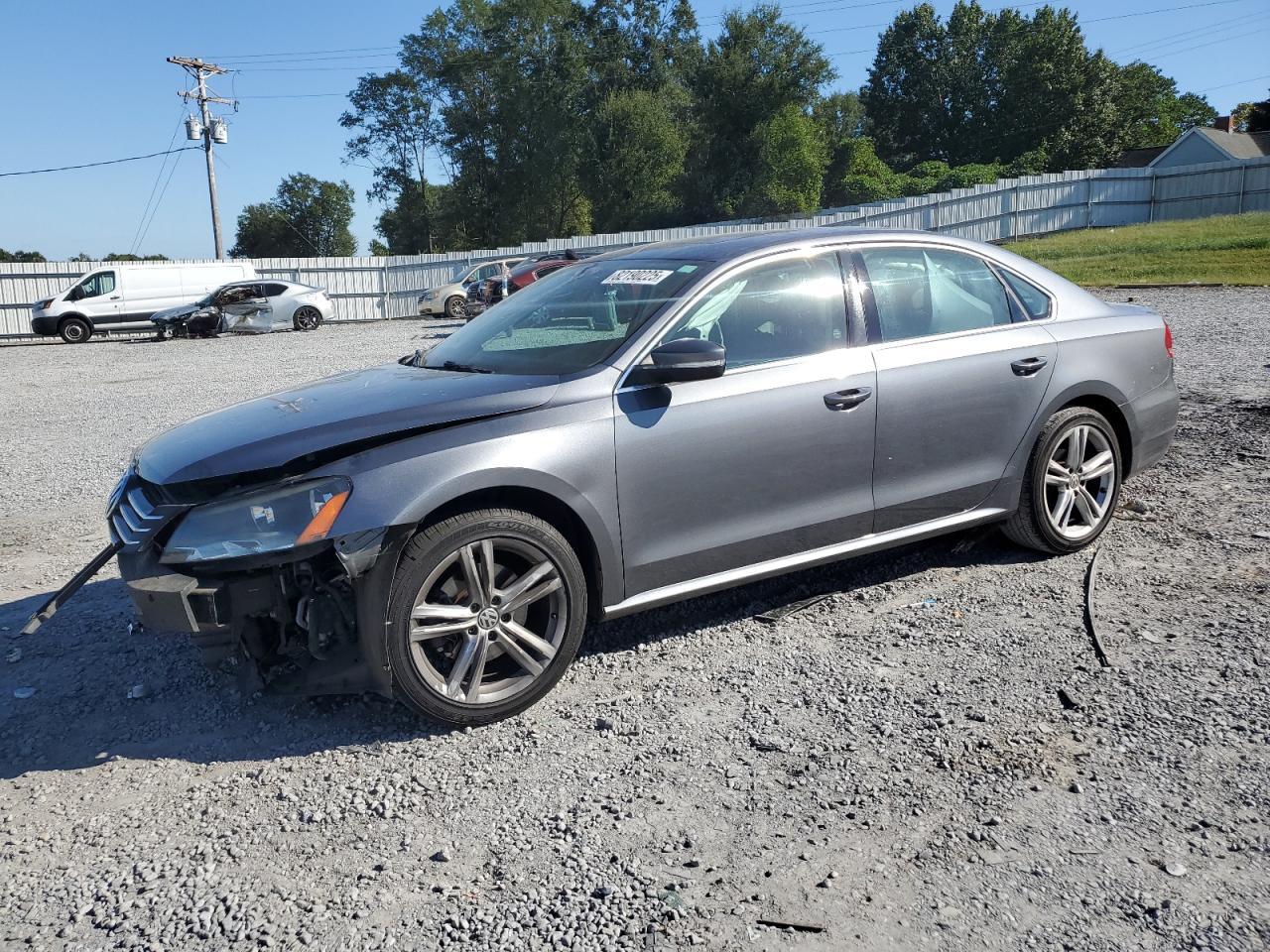 2014 VOLKSWAGEN Passat