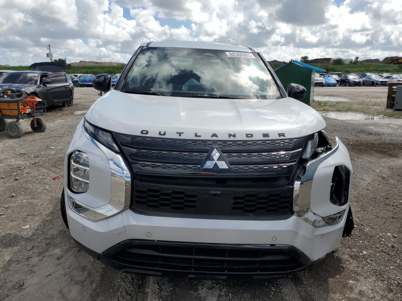 2022 MITSUBISHI outlander