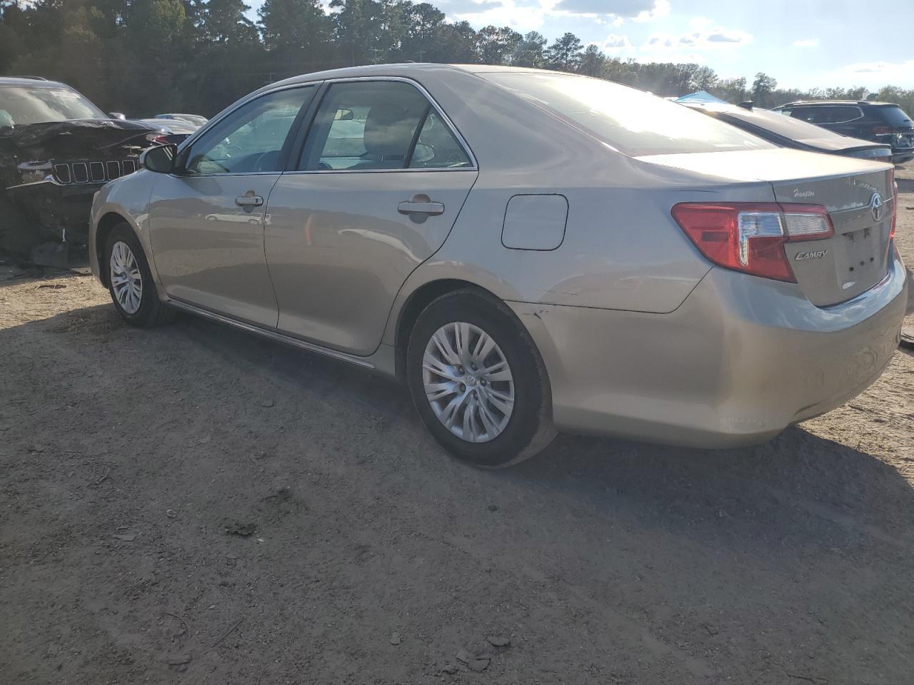 2014 TOYOTA CAMRY