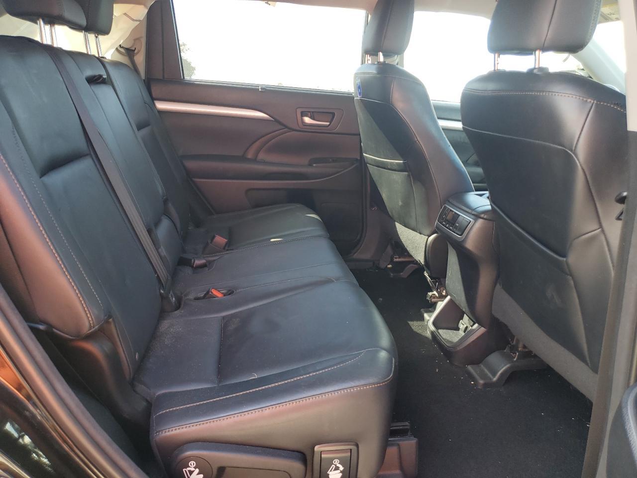 2015 TOYOTA HIGHLANDER