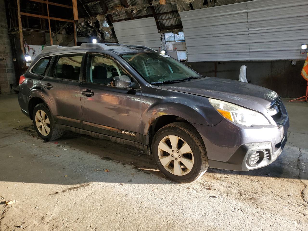 2014 SUBARU Outback