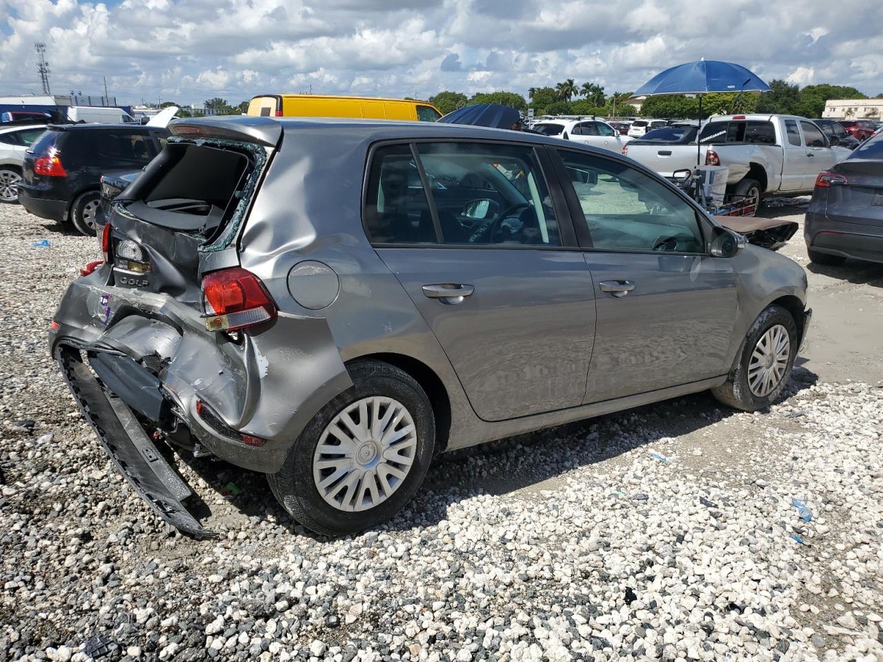 2011 VOLKSWAGEN GOLF