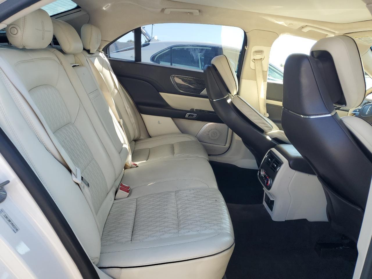 2017 LINCOLN Continental