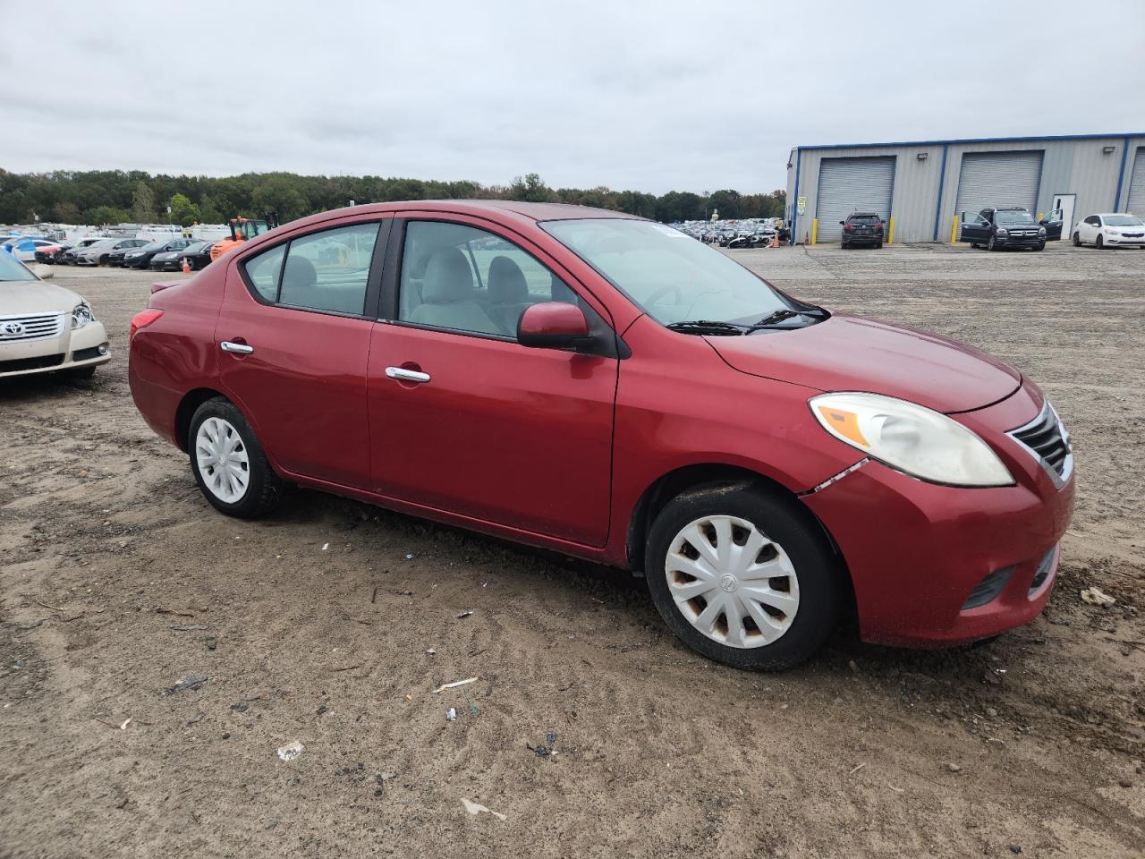 2013 NISSAN VERSA
