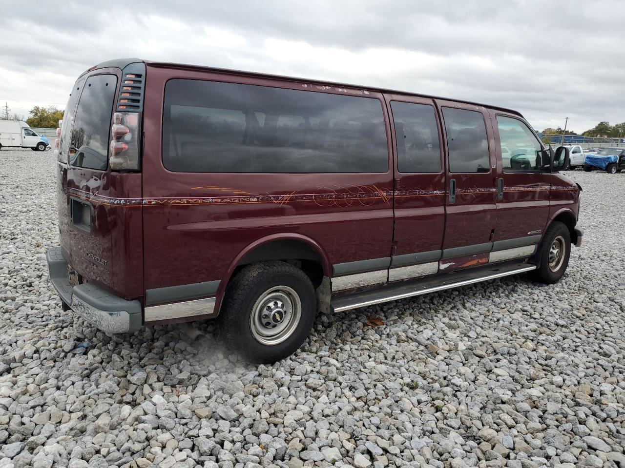 2000 CHEVROLET Express 3500