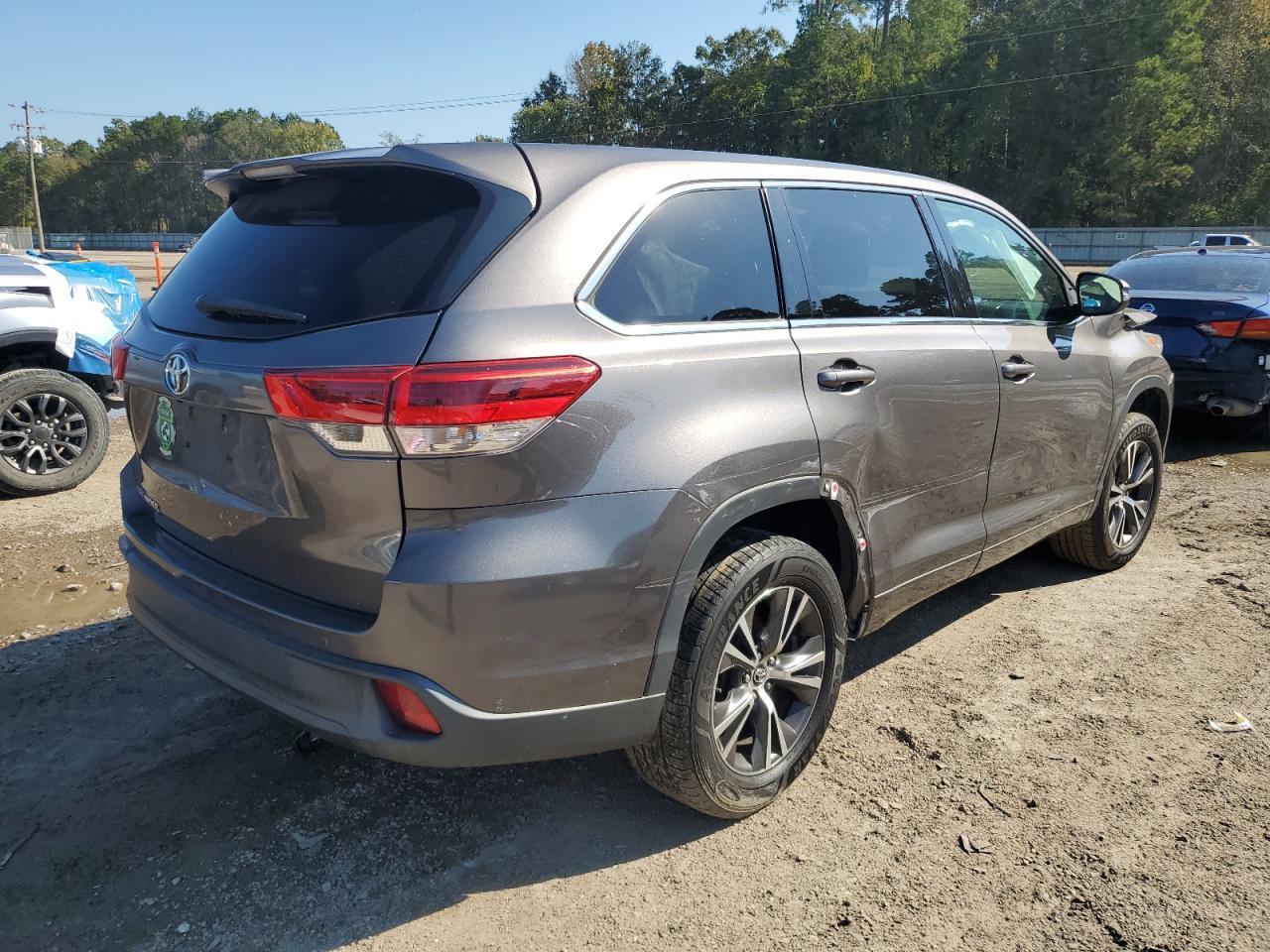 2017 TOYOTA HIGHLANDER