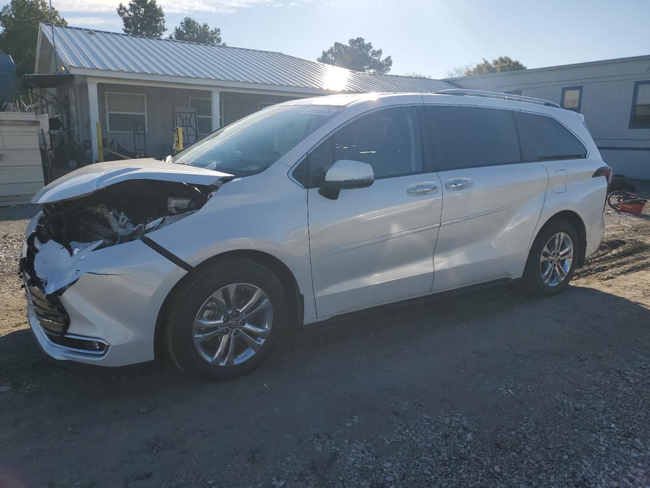 2024 TOYOTA SIENNA