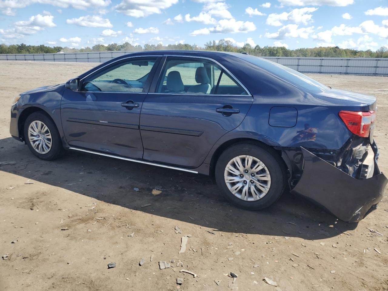 2014 TOYOTA CAMRY