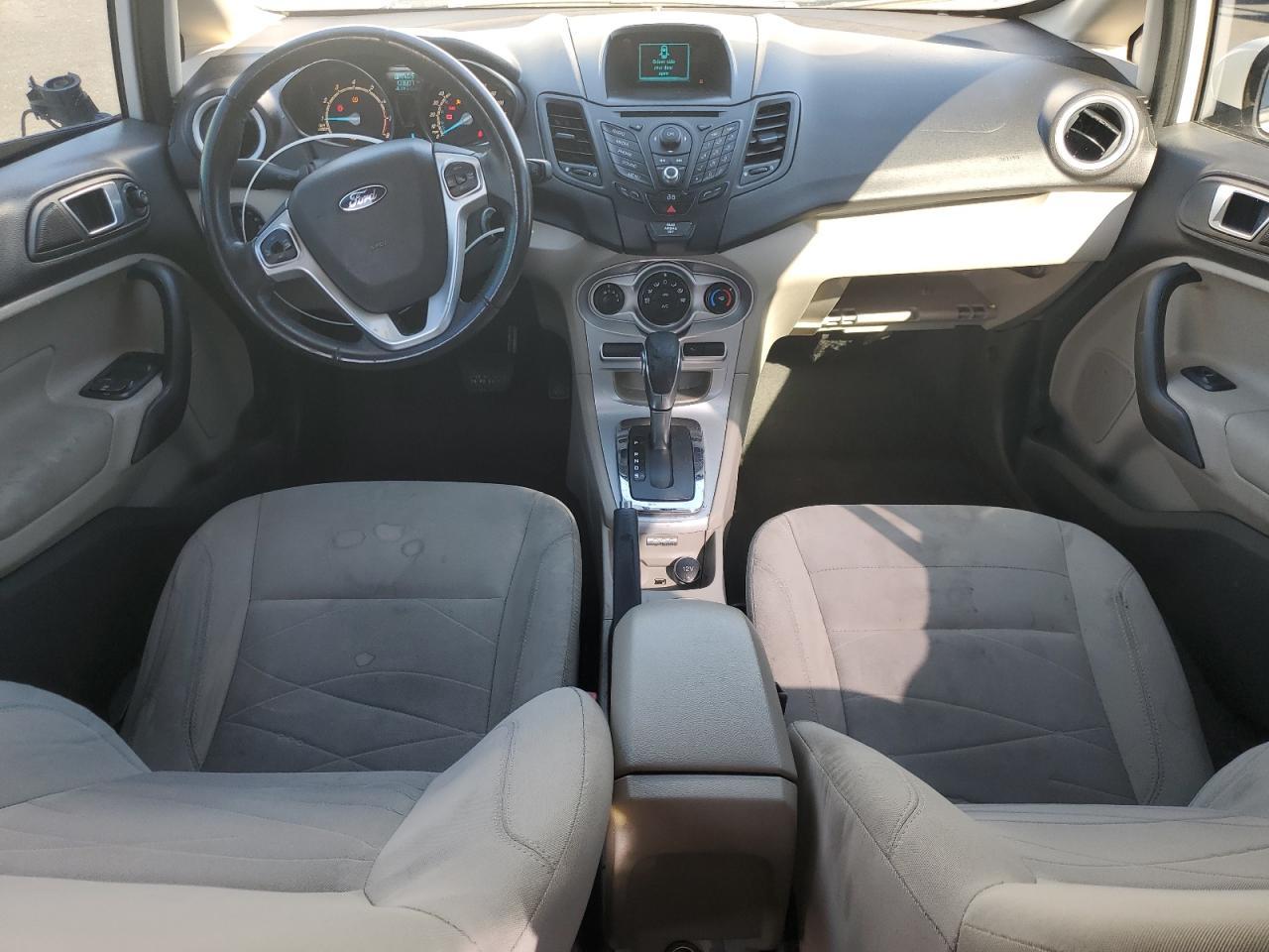 2015 FORD Fiesta