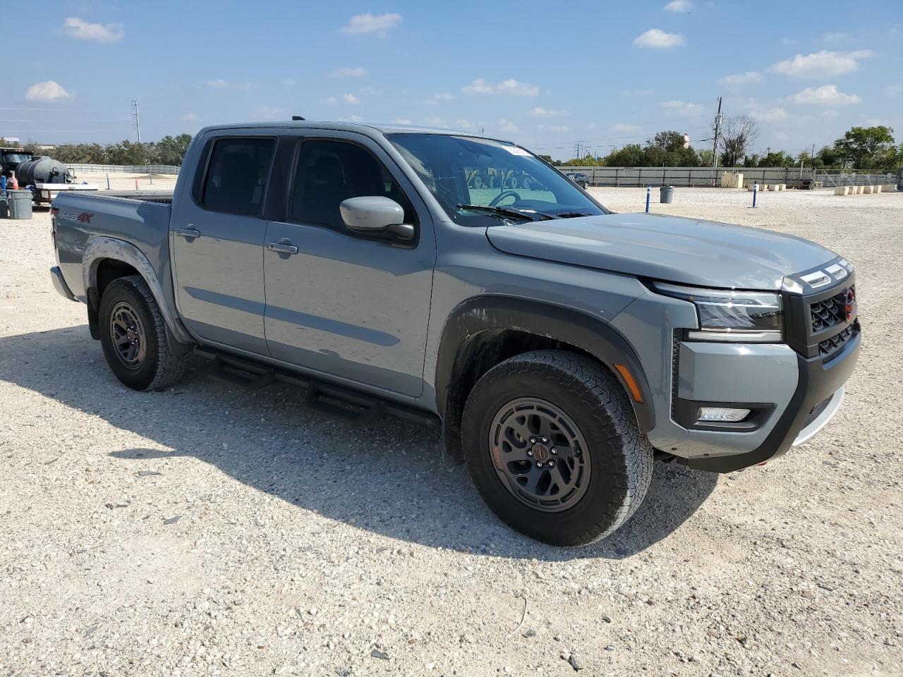 2025 NISSAN Frontier