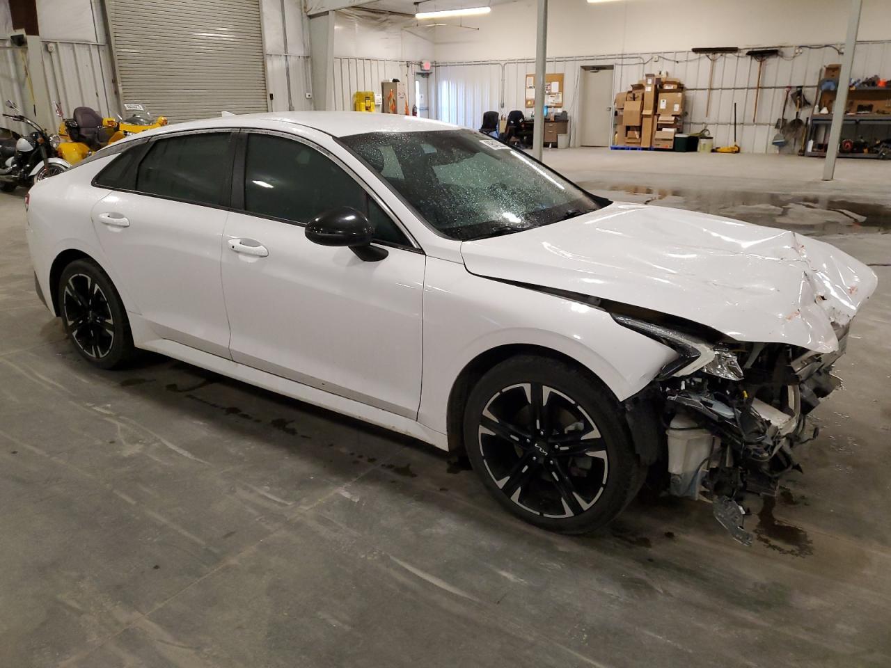 2022 KIA K5
