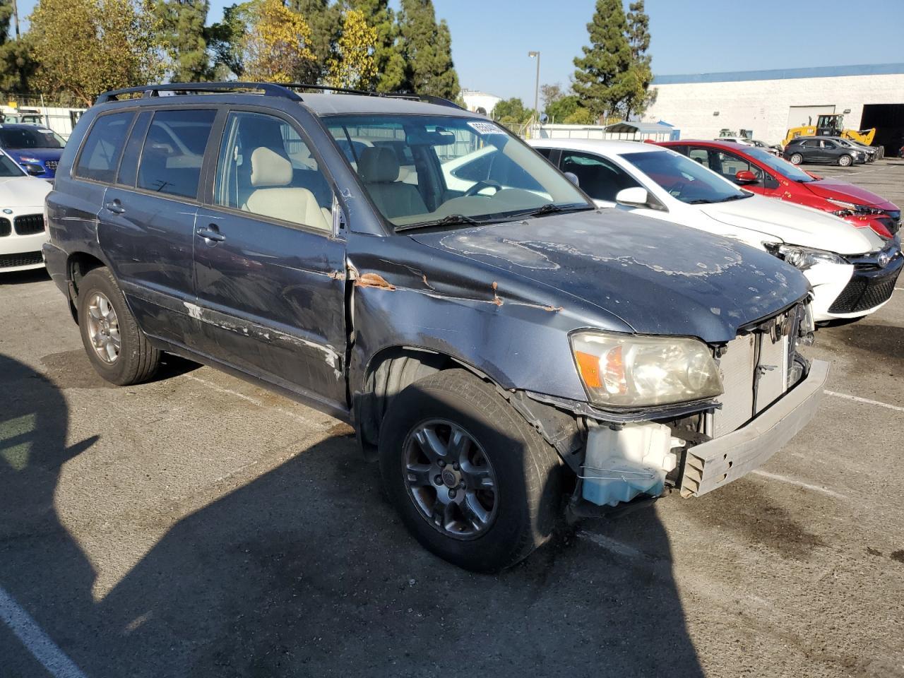 2005 TOYOTA HIGHLANDER