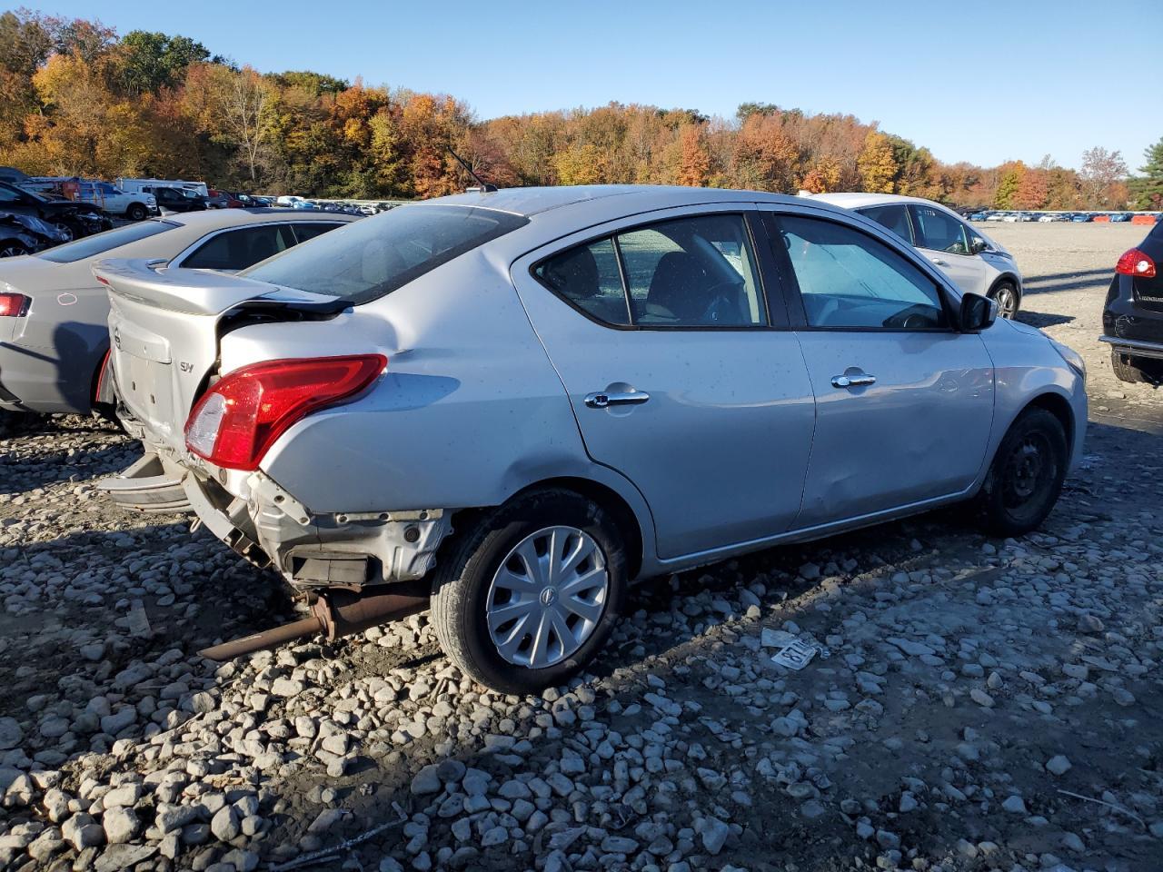 2017 NISSAN VERSA